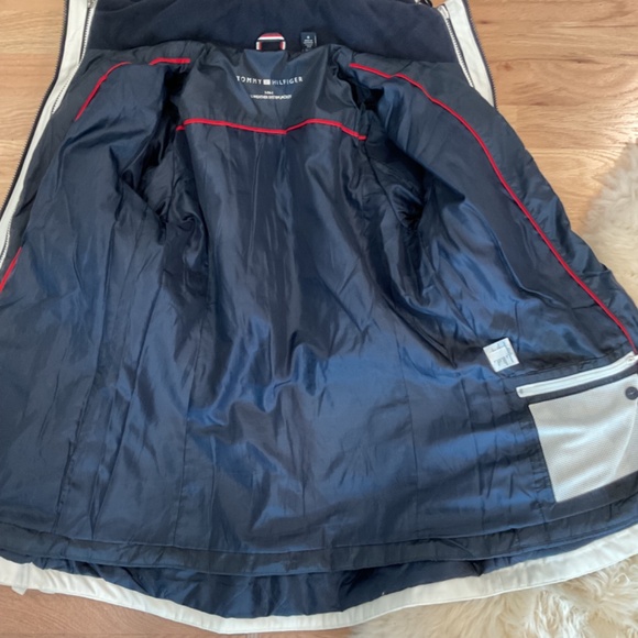 Women’s Tommy Hilfiger 3 in 1 Winter Jacket Size Small - Picture 10 of 16
